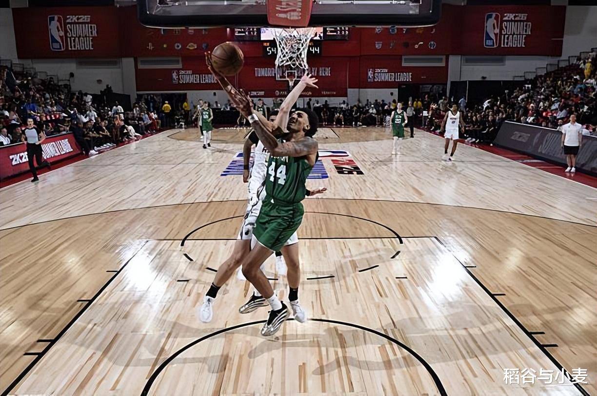 关于波士顿凯尔特人迎西甲关键赛，窗口期防线松动，悬念犹存，更衣室氛围转暖的信息